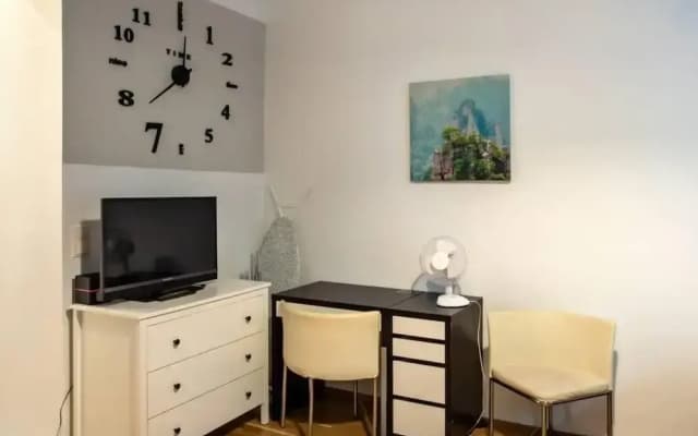 Cozy Designer 1BD Apartment in Heart of Vienna - photo 2