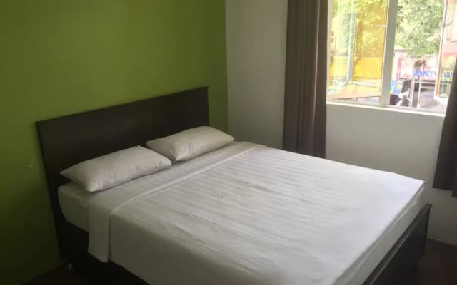 Red Tomato Hotel - photo 4