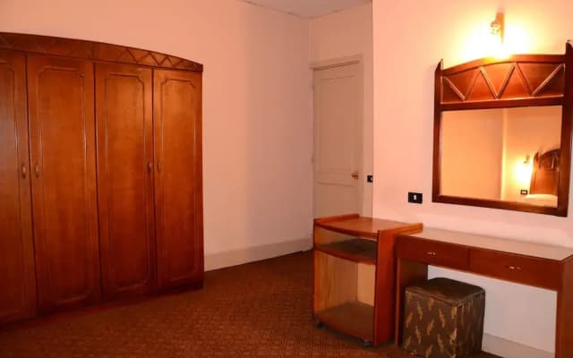 Louris Inn - photo 2
