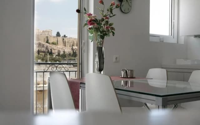 Mind-blowing Acropolis View Apt - photo 2