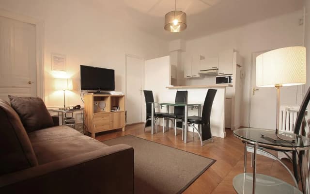 Bridgestreet Opera Apartments - photo 2