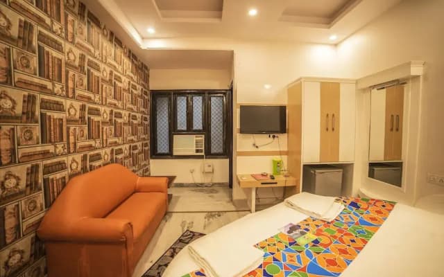 FabHotel Hindustan Deluxe - photo 5