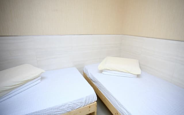 Kam Fu Guest House - photo 2