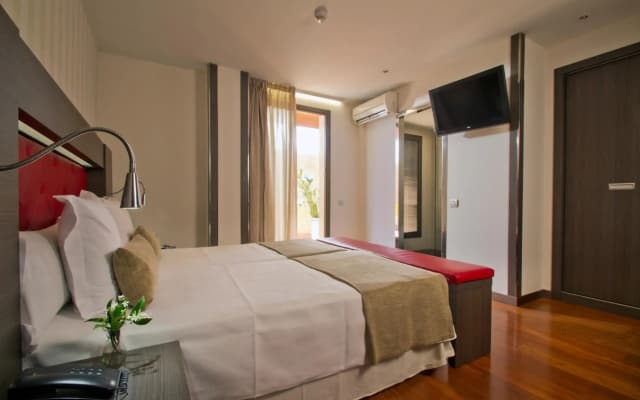 Hotel Oasis - photo 3