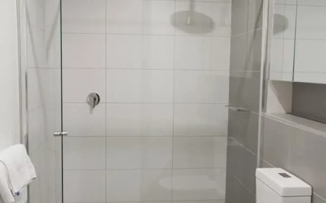Brand New 1 Bedroom Apartment in South Melbourne - photo 5
