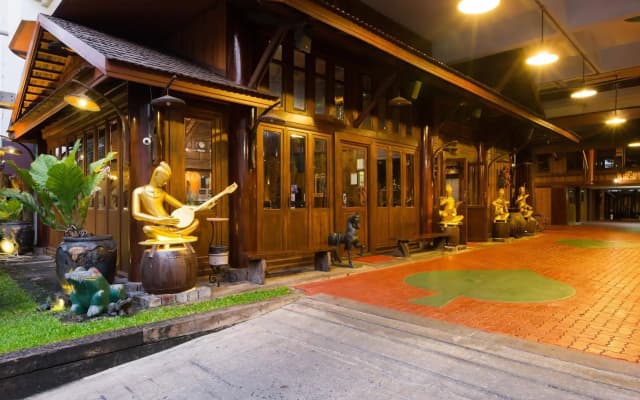 True Siam Phayathai Hotel - photo 2