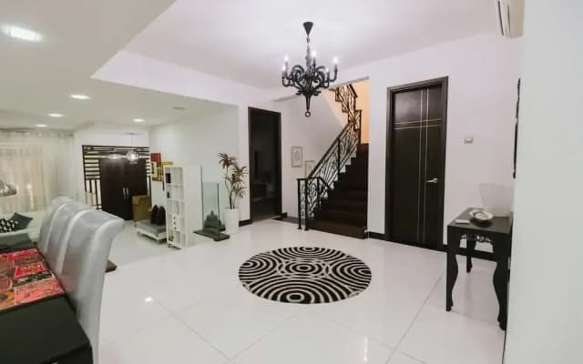 Spacious Luxury 6BR Home in Kemensah, KL - photo 5