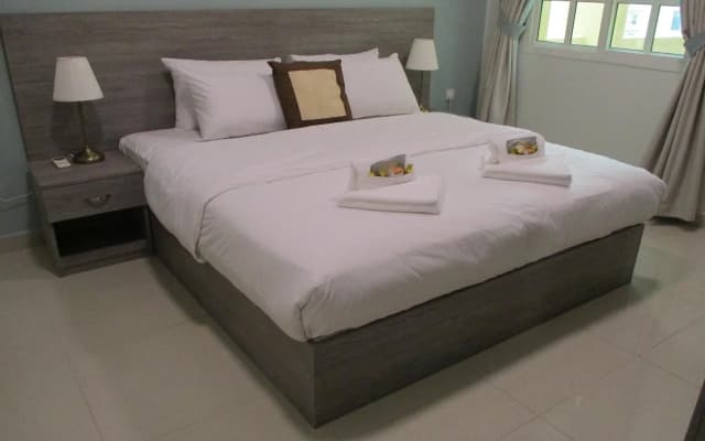 Sovereign Hotel - Marriage Certificate Required - photo 5