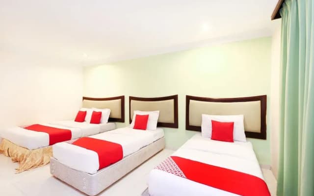 OYO 775 Hotel Sahara Inn - photo 4
