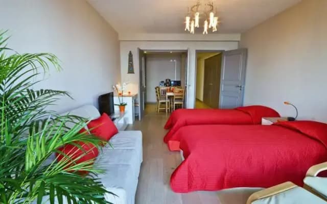 Spacious Studio Right @ The Beach - photo 4