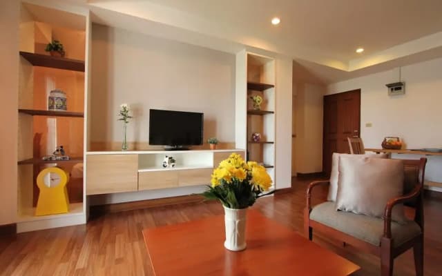 The East Bank Residence - photo 3