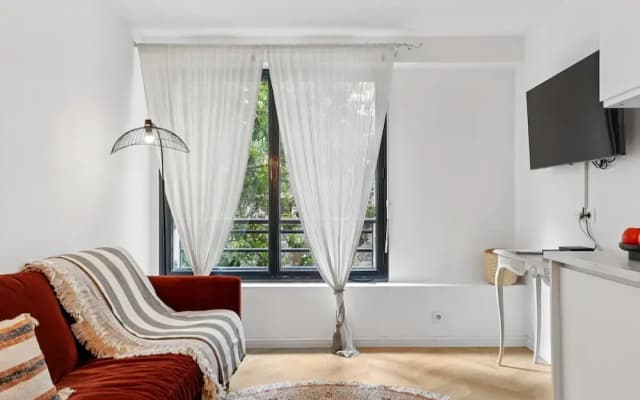Classy 1BR - Elysee & Madeleine Area - photo 4