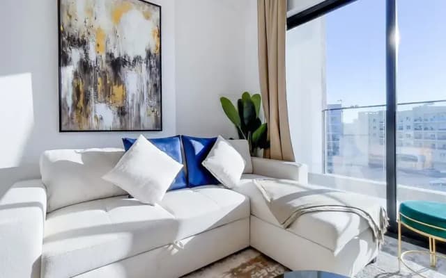 Elite LUX Holiday Homes - Luxe Gardenia 2BR Haven in Arjan Dubai - photo 4