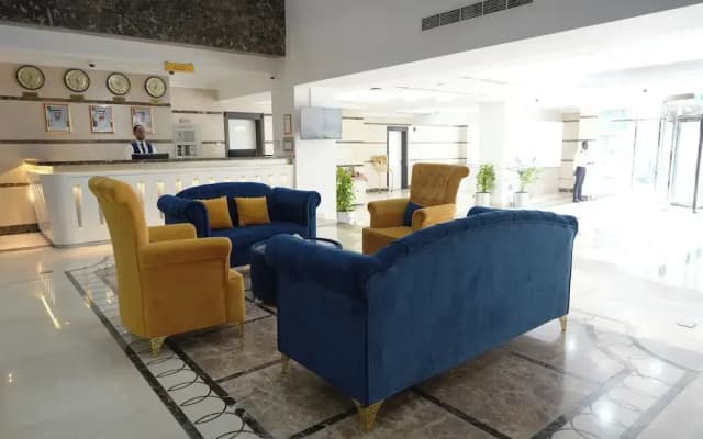 Crown Park Hotel - photo 2