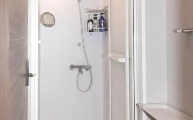 bnb+ Secret Base Mejiro - Hostel - photo 5