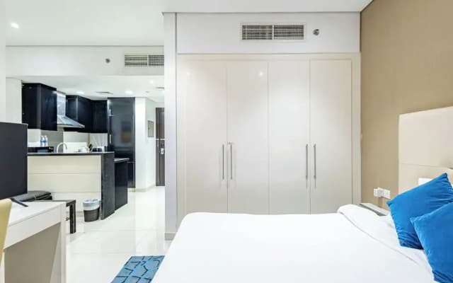 SuperHost - Chic Studio on the 16th Floor in Business Bay - photo 4