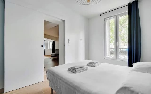 Refreshing 2bd/6p Apartment - 18th ard - photo 2