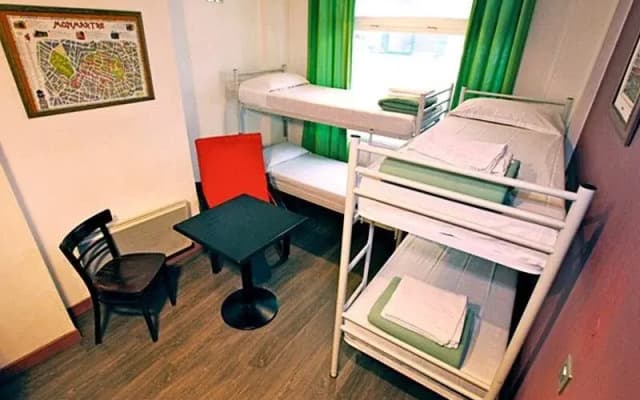 Plug Inn Boutique Hostel - photo 3