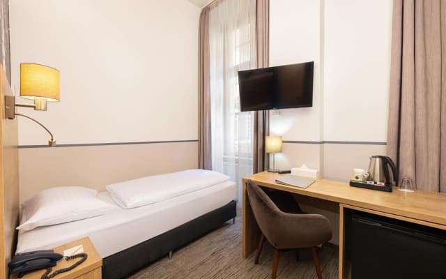 City Hotel Ring - photo 4
