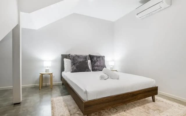 Northcote 3-bed Townhouse Near Cafes & Shops - photo 5