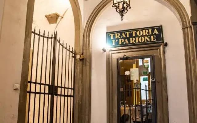 Studio in Tornabuoni within a Renaissance building - photo 2