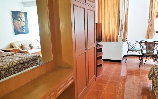 Thepthip Mansion Pratumak - photo 4