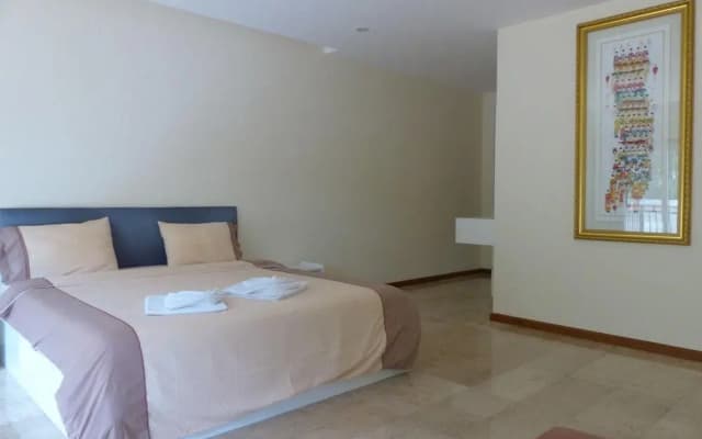 Emerald Palace Executive Residences - photo 4