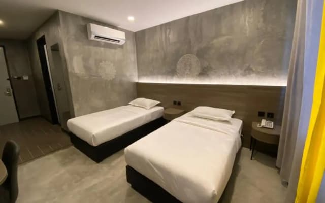Sri Indar Hotel & Suites - photo 4