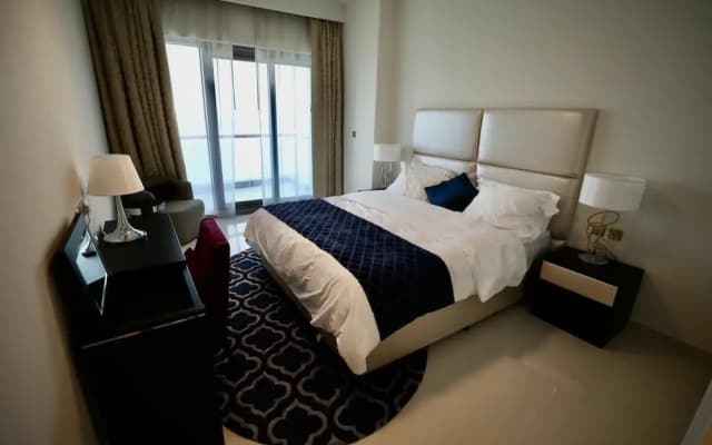 Waterfront 2 Bed Apartment Sleeps 4 With Parking - photo 2