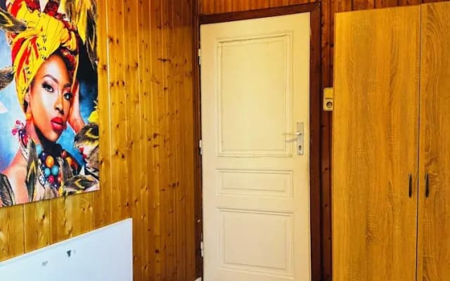 Spacious Budget Home Garden Stay - photo 4