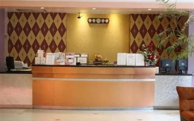 Ratchada Resort & Spa - photo 2