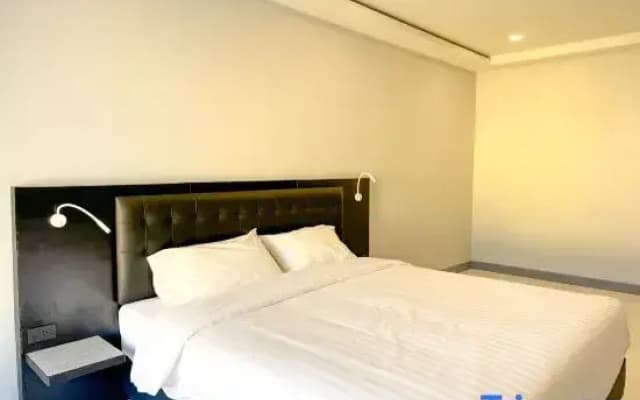Smith Hotel - photo 3