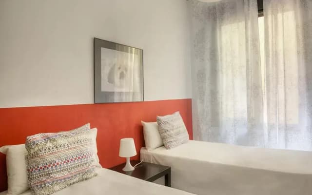Cosy and Bright Flat - photo 4