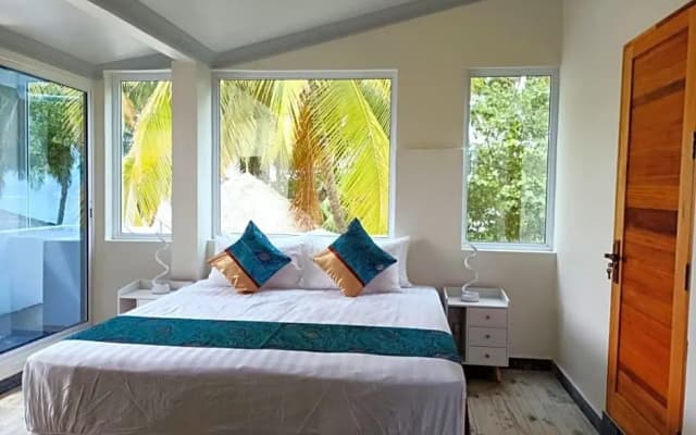 Island Life Maldives Retreat & Spa - photo 3