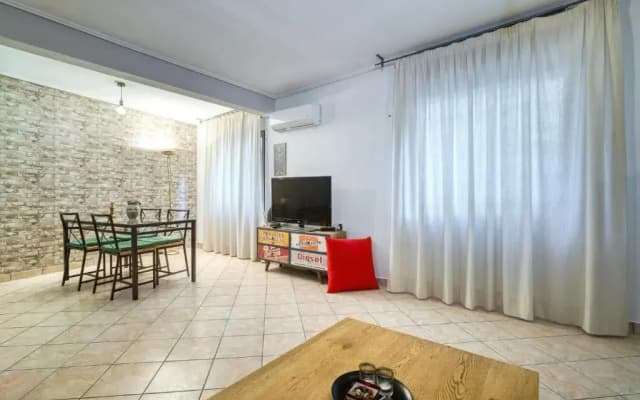 Athens metro apartment - photo 4
