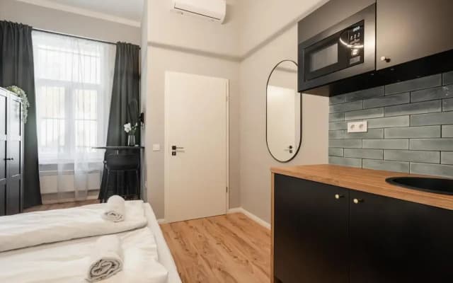 R38 - Artists luxury home - photo 2