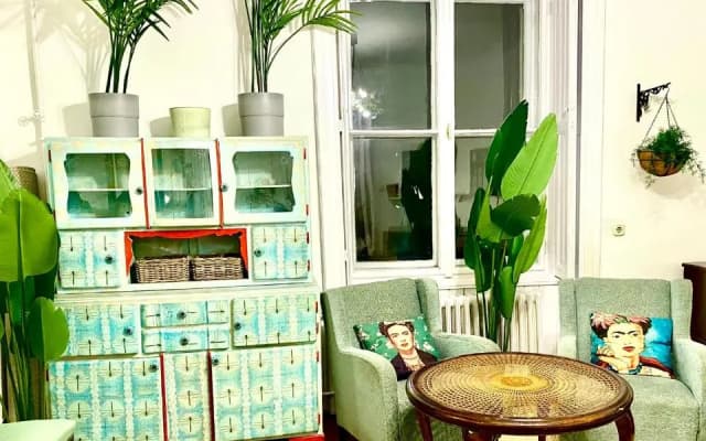 Arty studio flat at city center - photo 2