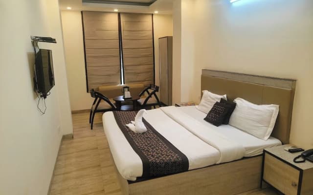 Hotel Grace at Karol Bagh - photo 5