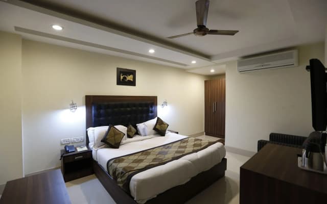 Hotel D'Capitol- Delhi Airport - photo 3