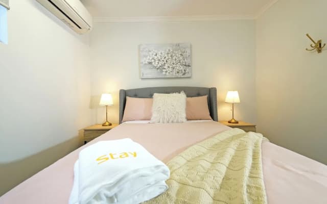 Pet Friendly Ringwood 3BR Home Parking - photo 5