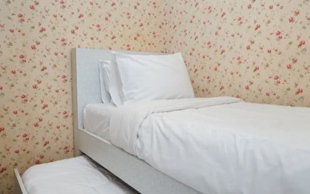 Comfy and Clean 2BR Green Pramuka Apartment - photo 3