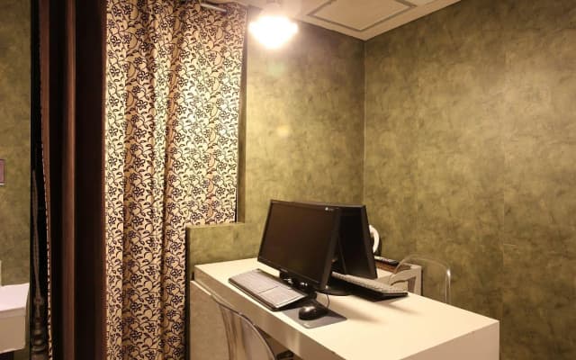 Baron de Paris Hotel - photo 3