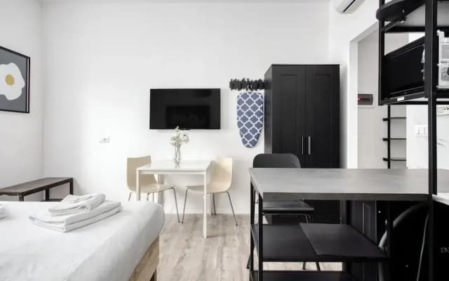 Stylish Studios near Subway - photo 3