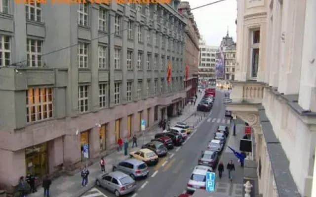 Free Parking- 2bdr Apartment in Wenceslas Square - photo 2