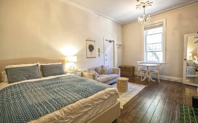 Gorgeous Studio by Moore Park - photo 2