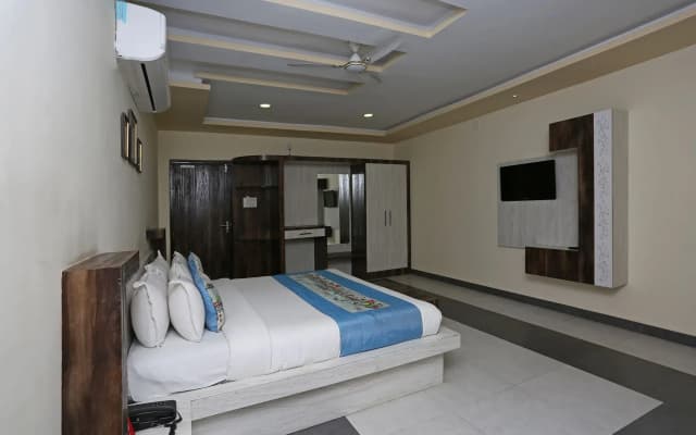 Anantkoti Hotel by OYO - photo 2