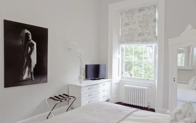 The Edinburgh Castle Suite - photo 5