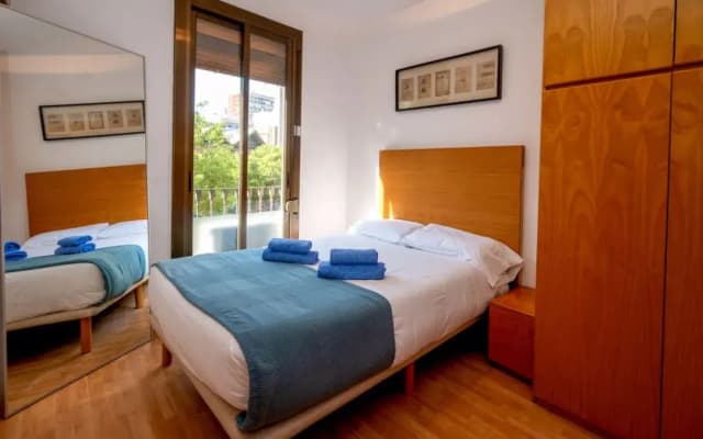 Barcelona Centric Apartment - photo 2