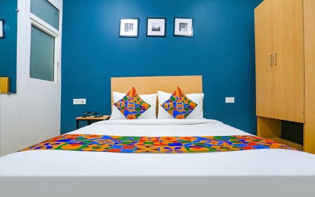 Hotel Silver Saffron Peeragarhi - photo 2