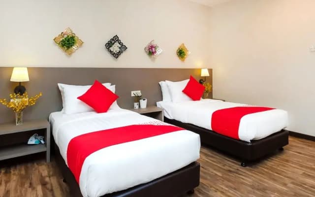 DK Hotel - photo 3